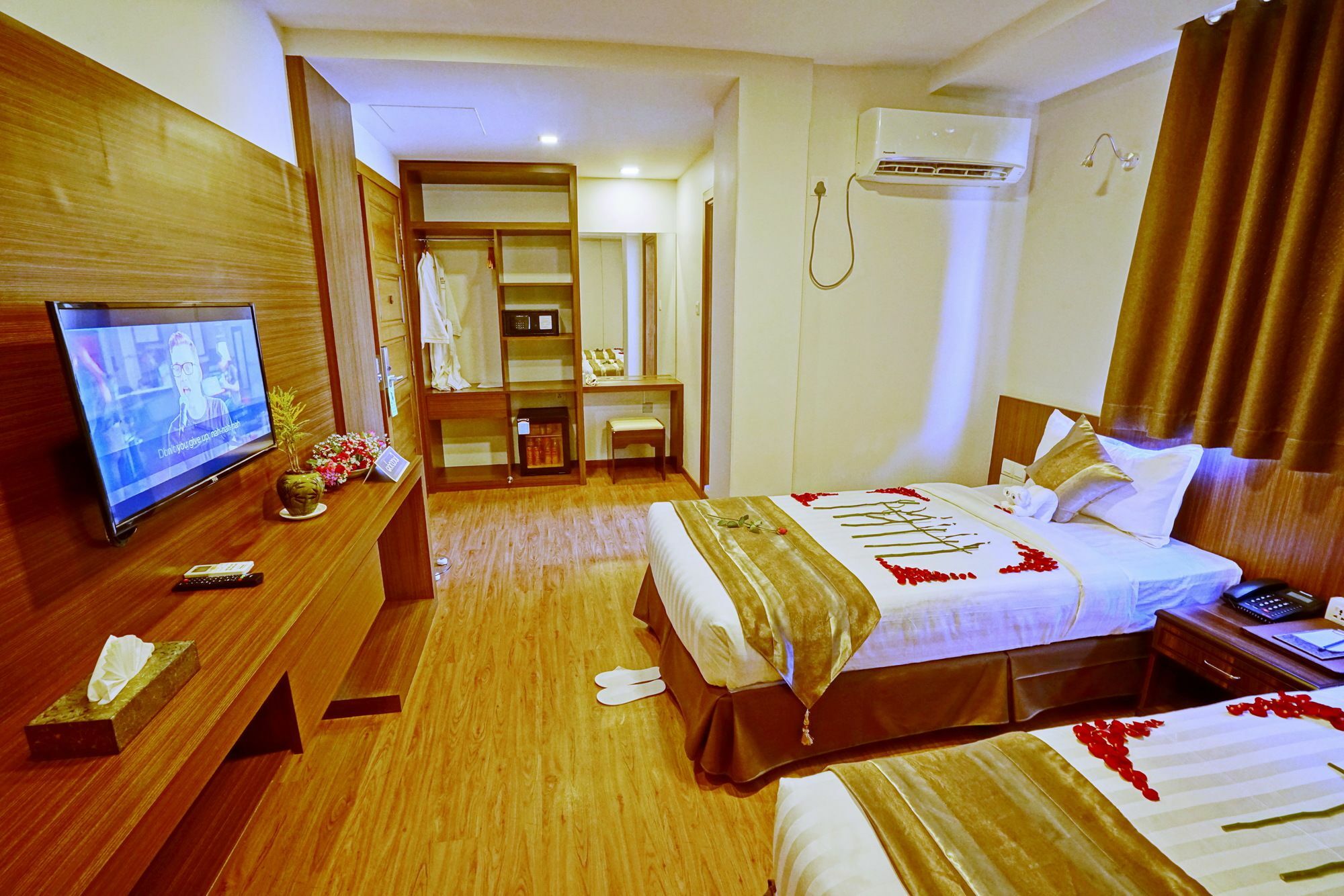 Sanctuary Hotel Mandalay Exterior foto